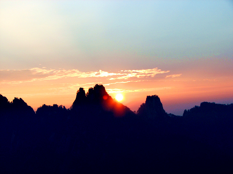 <font color='#000099'>黃山(觀日出)、西海大峽谷(賞晚霞)、雙古民居</font>