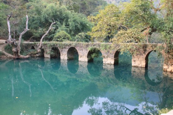 <font color='#FF0000'>黃果樹(shù)大瀑布、西江千戶苗寨、荔波小七孔、天</font>