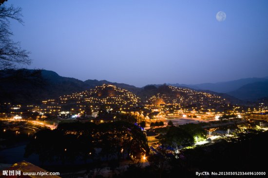 <font color='#FF0000'>貴州鎮(zhèn)遠(yuǎn)古城青龍洞、西江千戶苗寨、荔波大小</font>