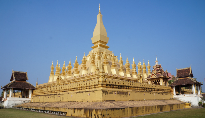 老撾深度7日**萬進(jìn)瑯出**