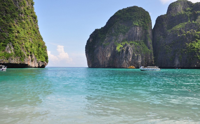 曼谷、普吉島、清邁8晚9日**1晚國際5星艾美酒店