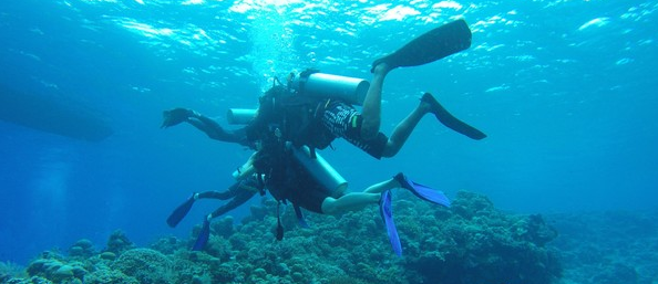 美娜多4晚5天**升級2晚豪華酒店**海底斷崖浮潛