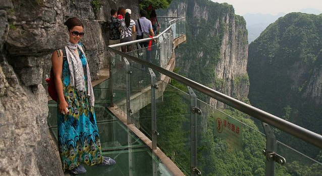 張家界、鳳凰古城、天門山玻璃棧道雙臥6天